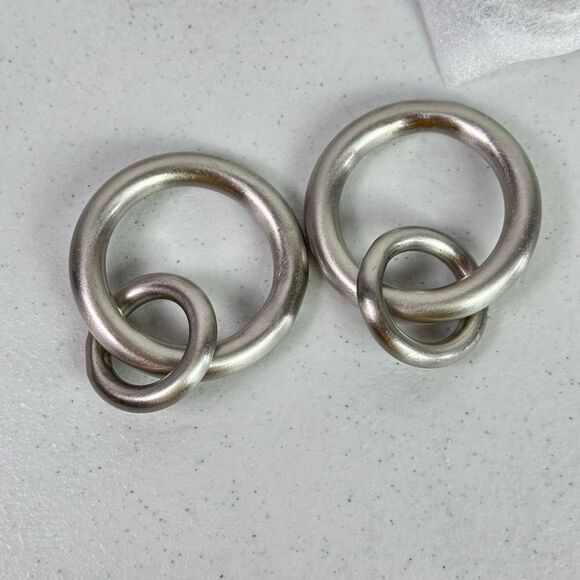 Pottery Barn Set of 8 Round Brushed Nickel Metal Round Ring - Picture 6 of 7